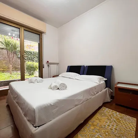 Lägenhet Cerisola 2 Bedroom 1 Bathroom With Private Garden